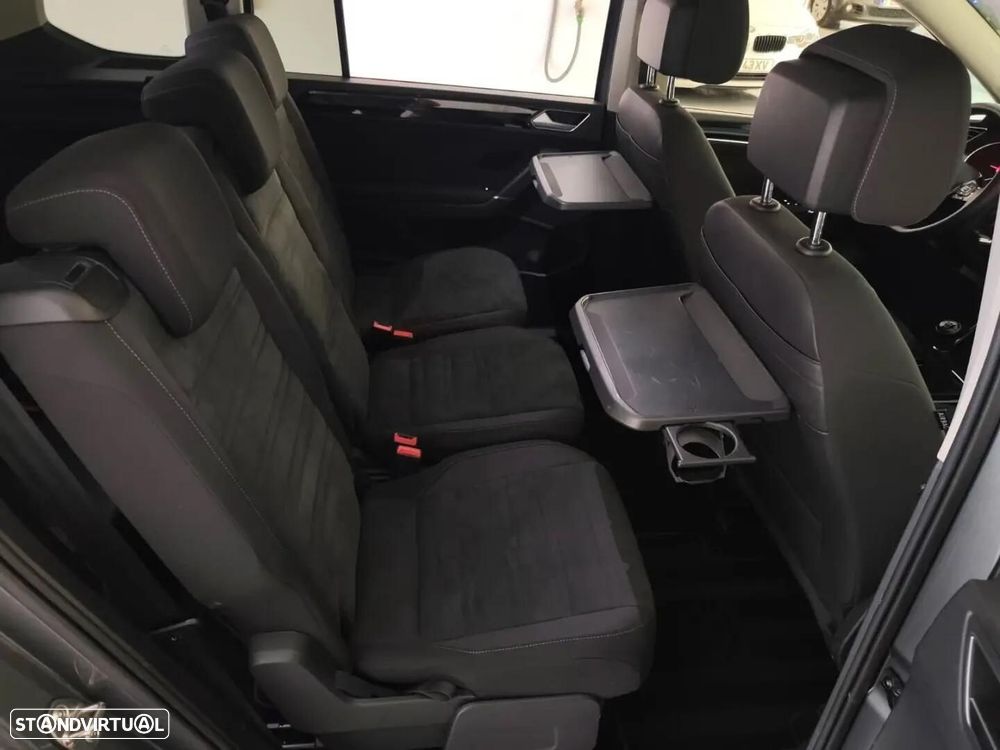 VW Touran 1.6 TDI Highline - 6