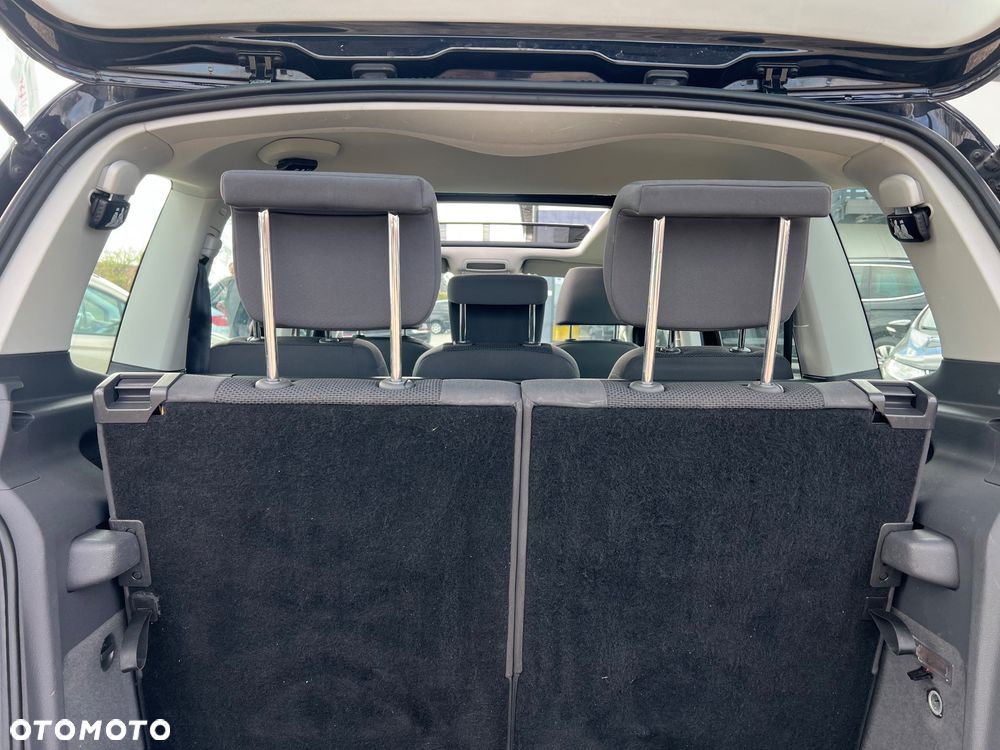 Volkswagen Touran 1.6 TDI DPF BlueMot Comfortline - 23