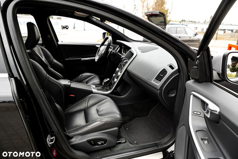 Volvo XC 60 D4 AWD Geartronic Summum - 25