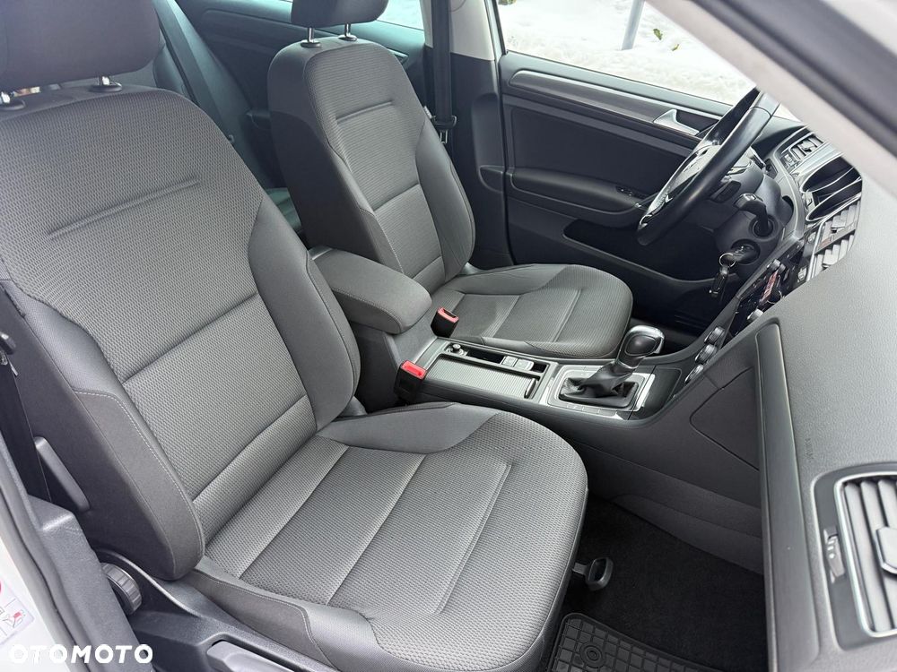 Volkswagen Golf 1.5 TSI BMT Comfortline DSG - 35