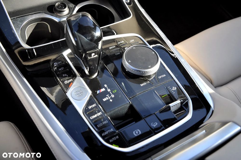 BMW X7 - 22