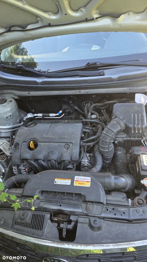 Kia Ceed 1.4 L - 8