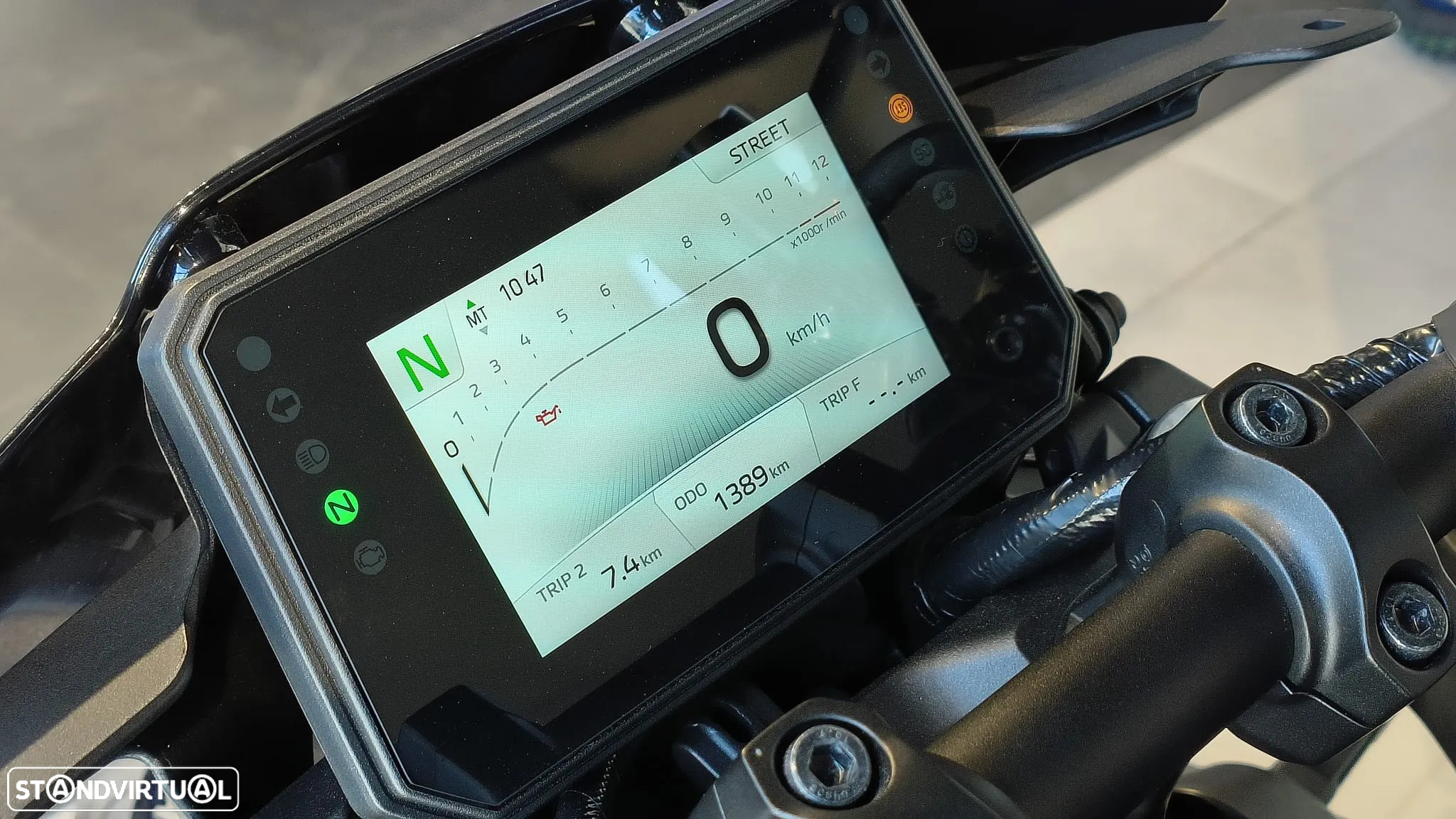 Yamaha MT-09 Y-AMT (caixa automática) - 10