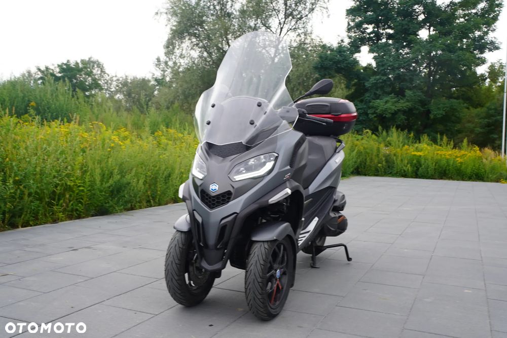Piaggio MP-3 - 8