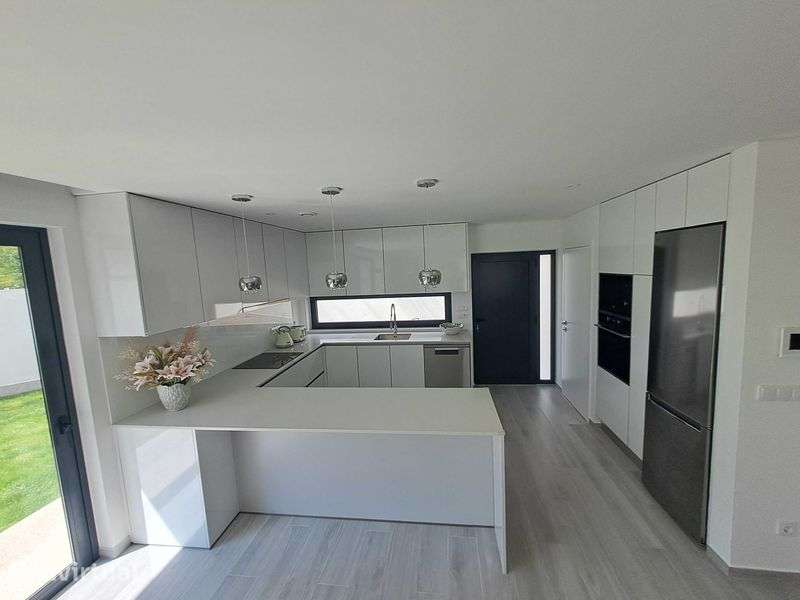 Moradia de Gaveto Exclusiva em Gualtar | Classe A | Apenas 1 Ano - Grande imagem: 5/12