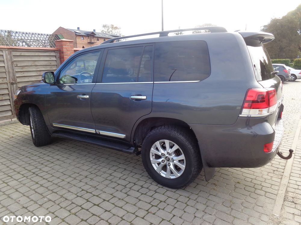 Toyota Land Cruiser - 5