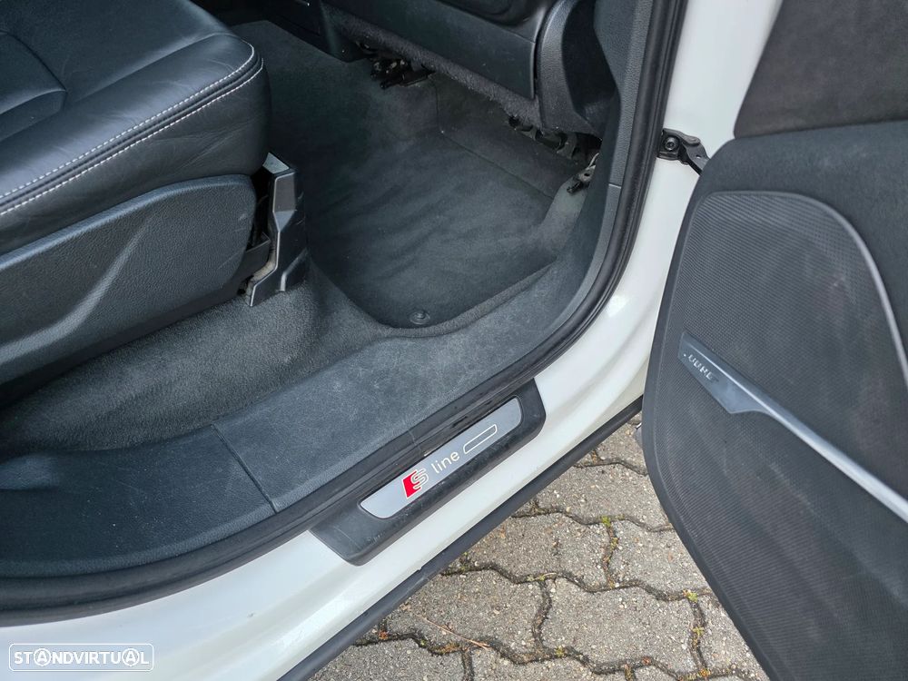 Audi Q7 3.0 TDI quattro S-line Tiptronic 7L - 14