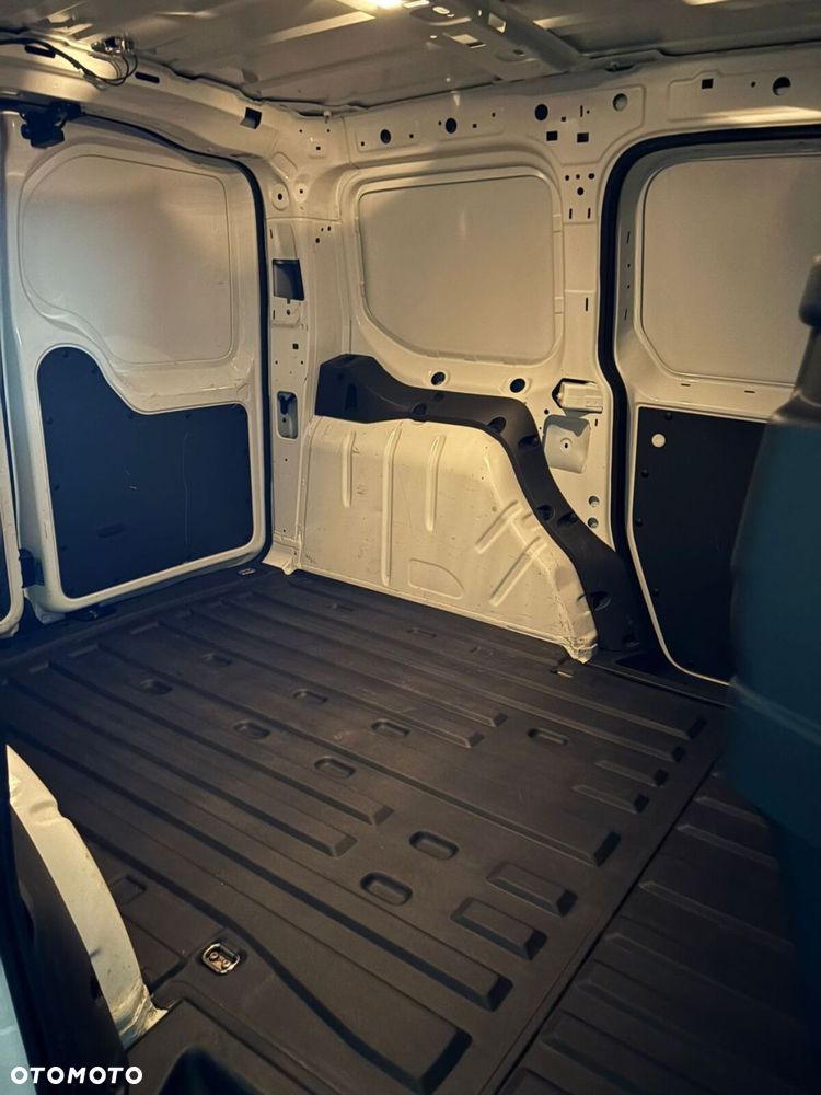 Volkswagen Caddy Cargo - 24