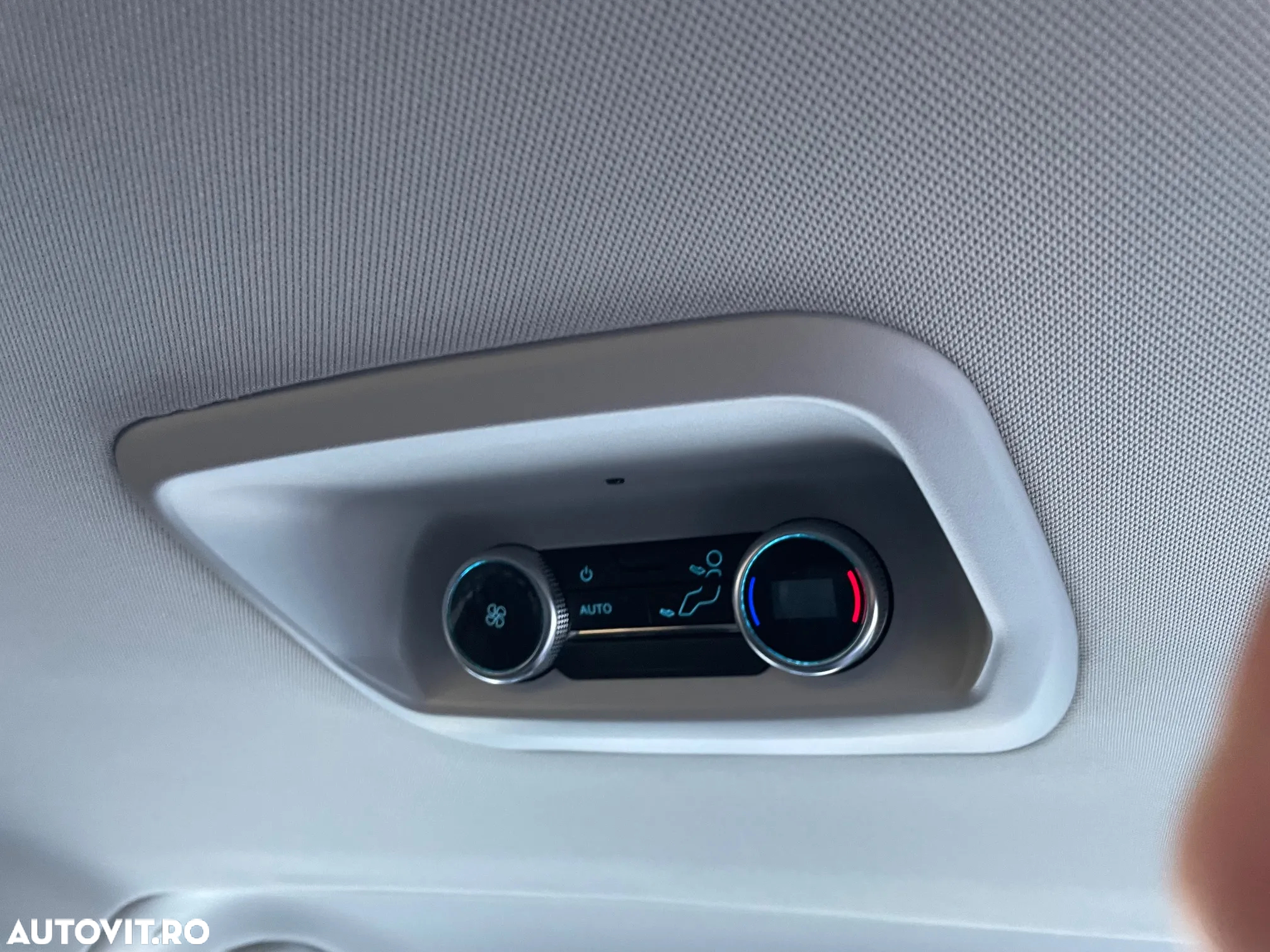 Ford Tourneo Custom - 15