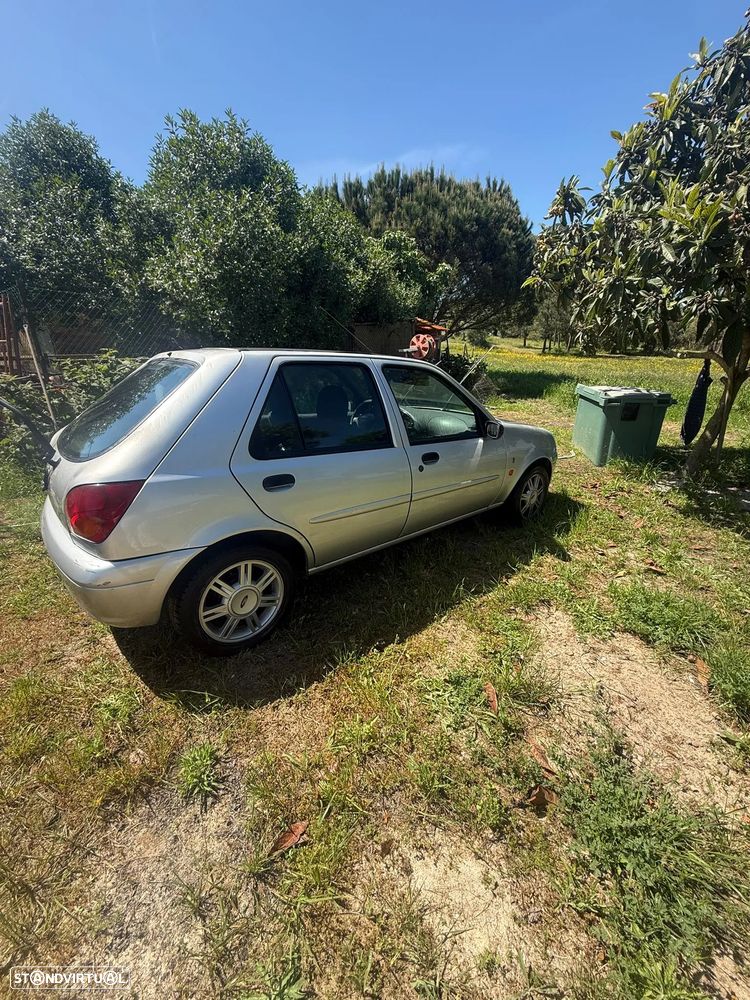 Ford Fiesta 1.25 Ghia - 10