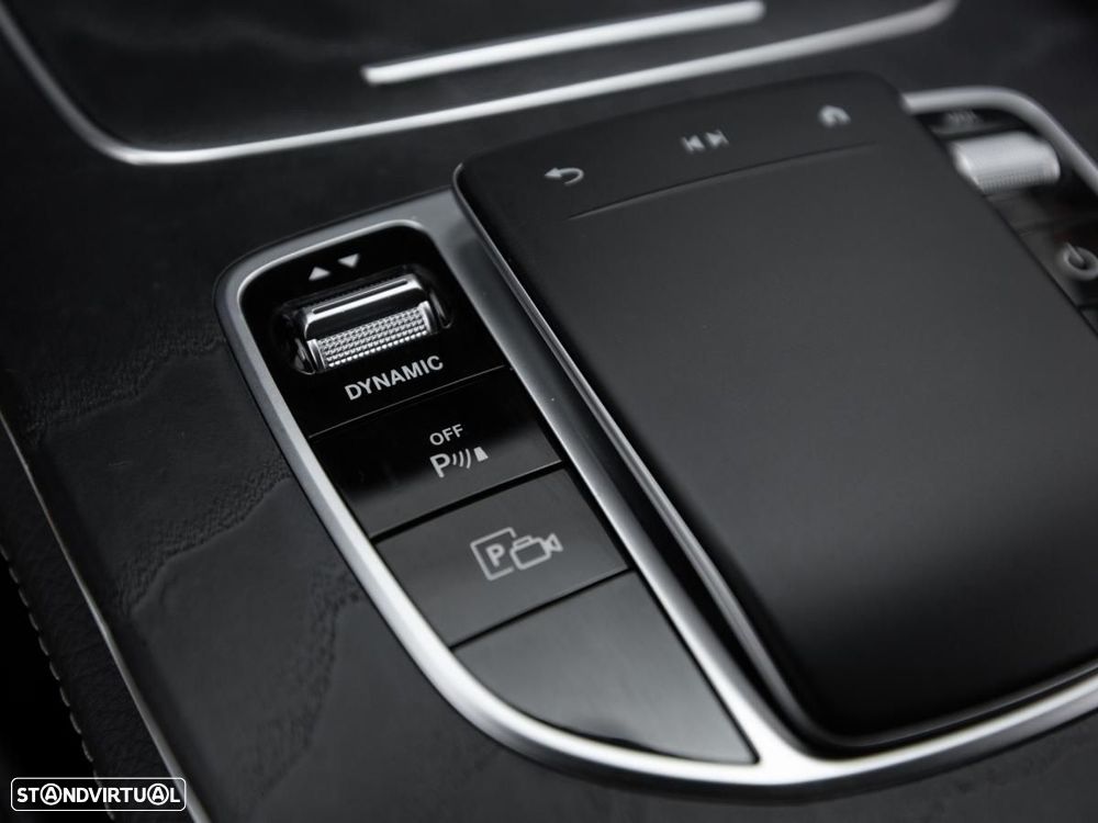 Mercedes-Benz E 300 de AMG Line - 22