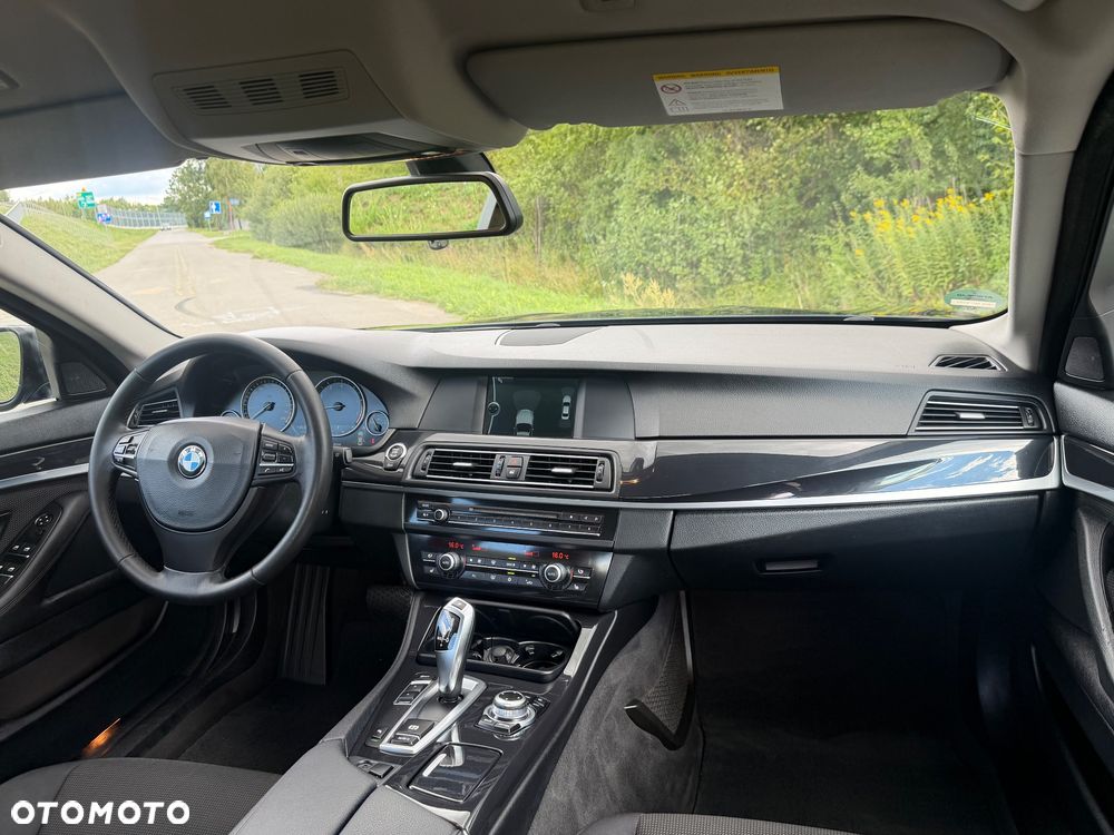 BMW Seria 5 520i - 14