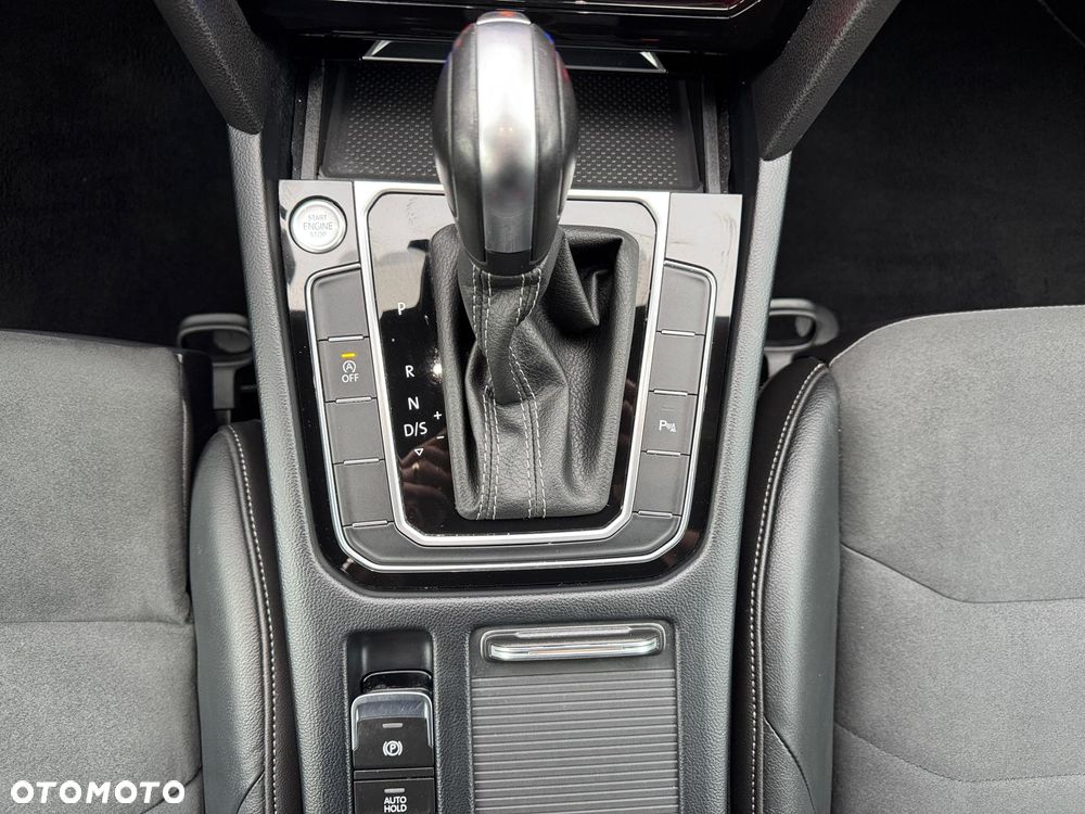 Volkswagen Arteon 2.0 TDI R-Line DSG - 33