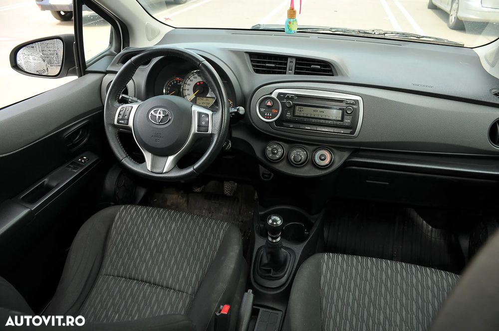 Toyota Yaris - 4