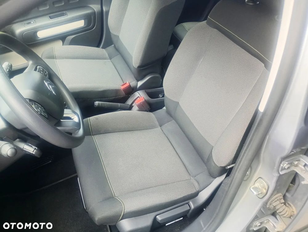 Citroën C3 BlueHDi 100 S&S PLUS - 11