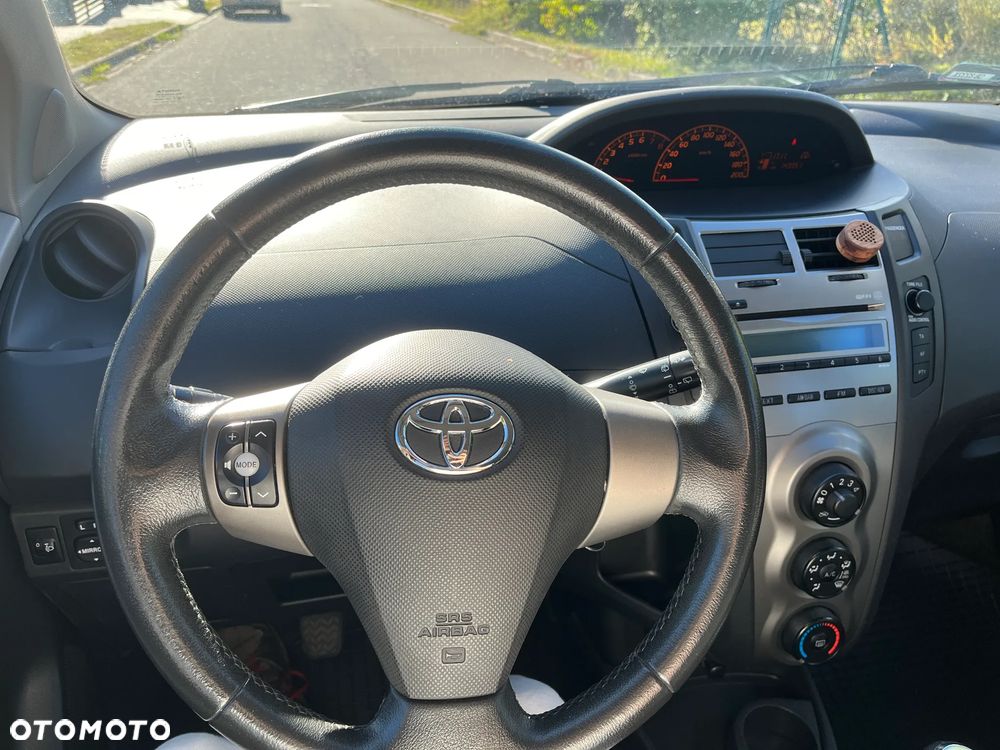 Toyota Yaris 1.33 Luna - 12