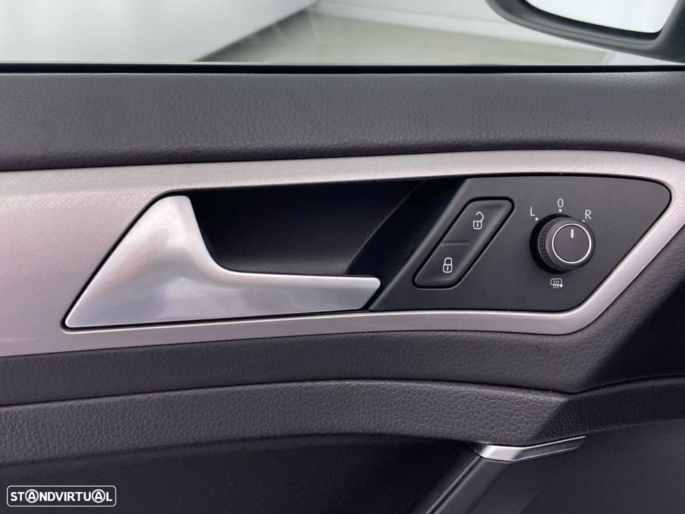 VW e-Golf AC/DC - 19