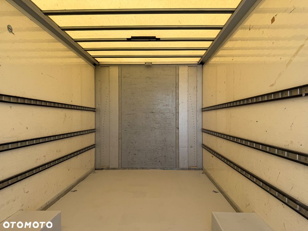 Mercedes-Benz Sprinter - 23