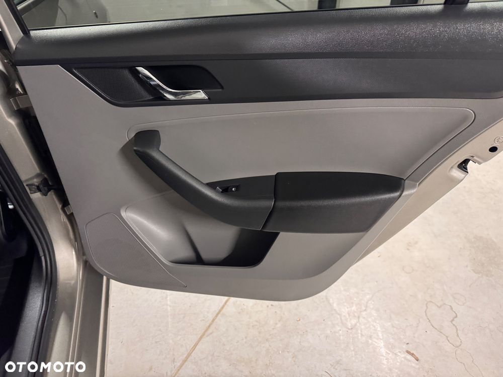 Skoda RAPID 1.2 TSI Elegance Max - 15