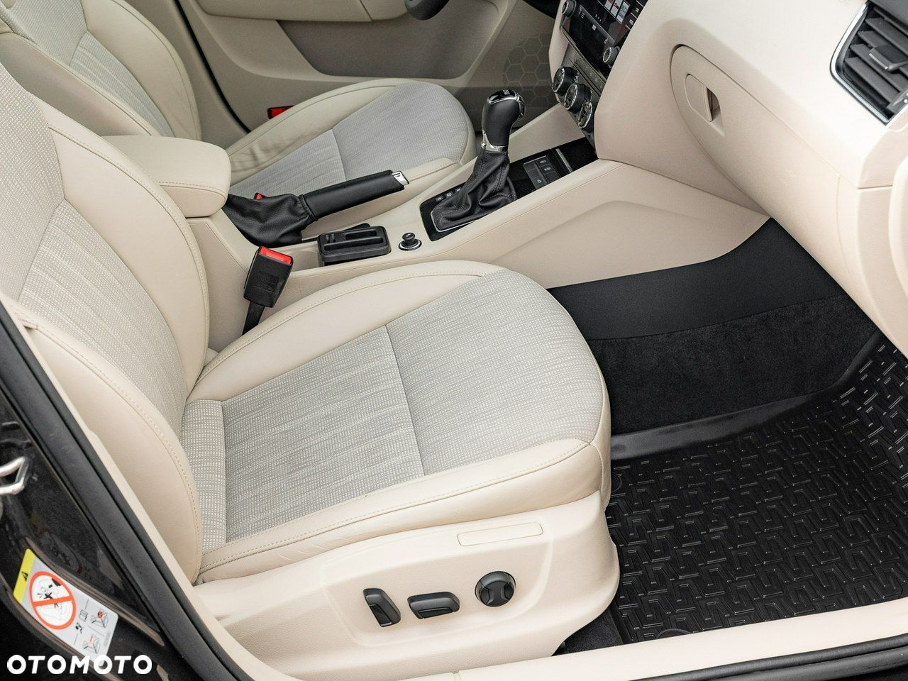 Skoda Octavia 2.0 TDI SCR Style DSG - 35