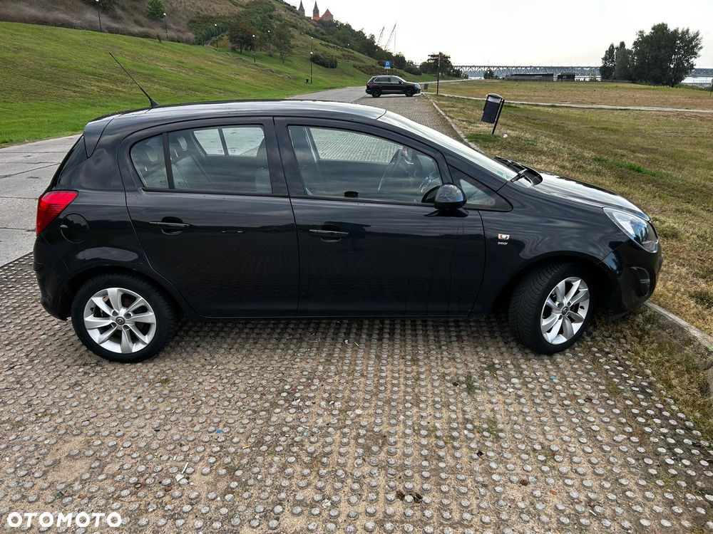 Opel Corsa 1.4 Cosmo - 4