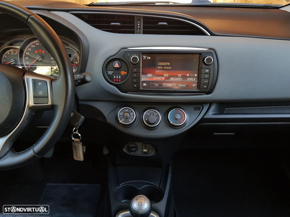 Toyota Yaris 1.4 D-4D Sport+Navi - 16
