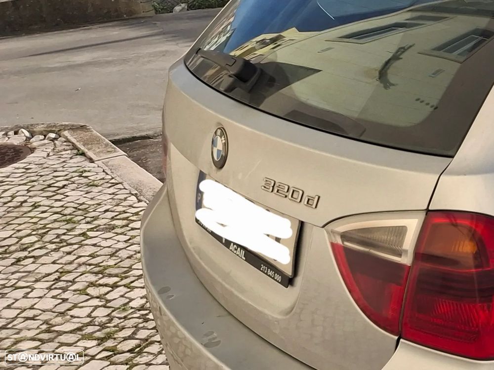 BMW 320 d Touring Exclusive - 3