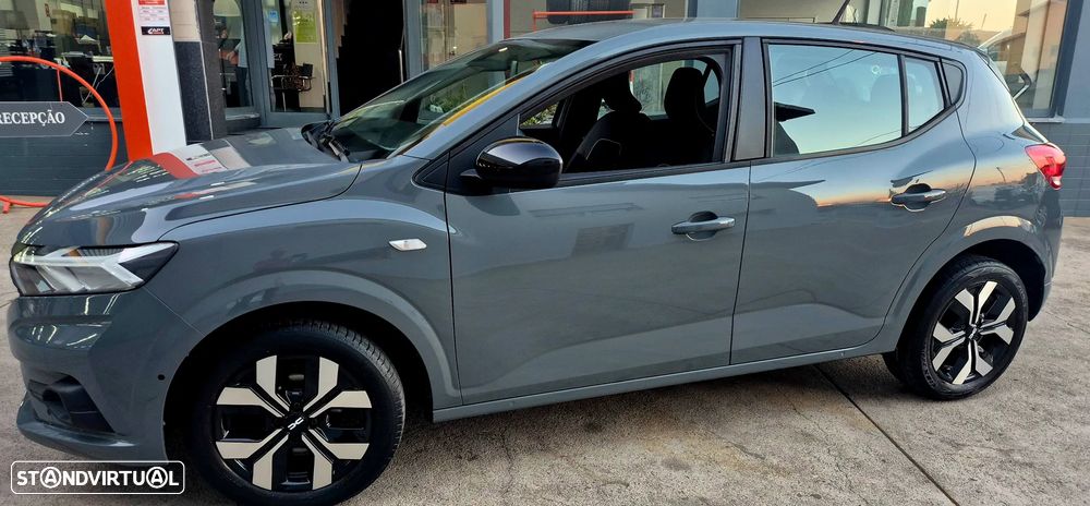 Dacia Sandero - 8