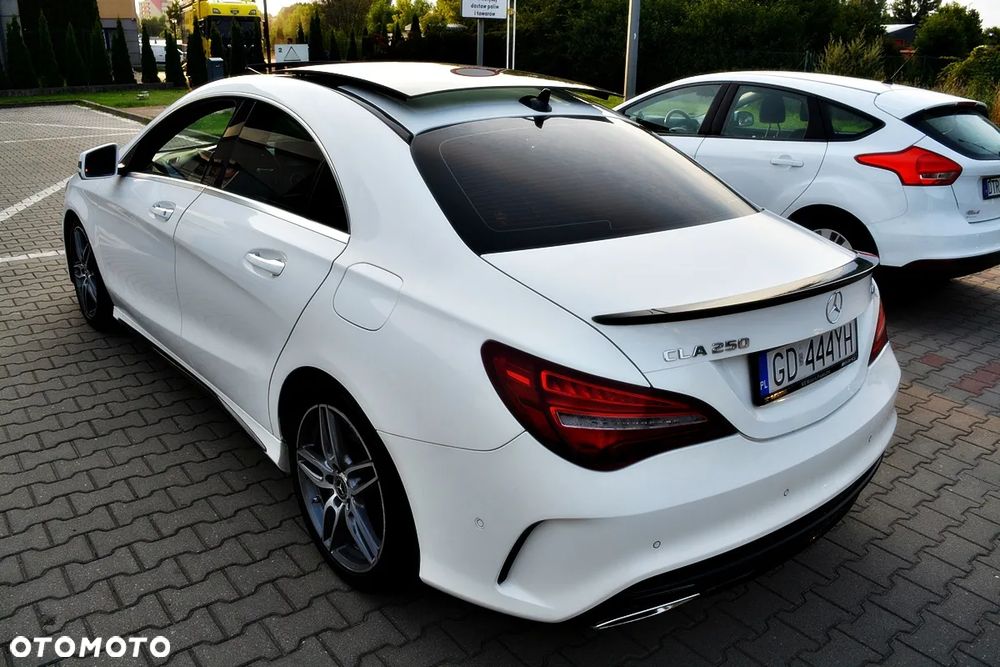 Mercedes-Benz CLA 250 4Matic 7G-DCT AMG Line - 3