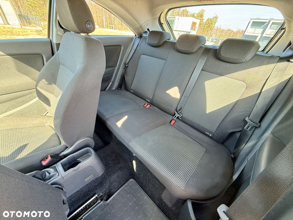 Opel Corsa 1.2 16V Essentia - 12