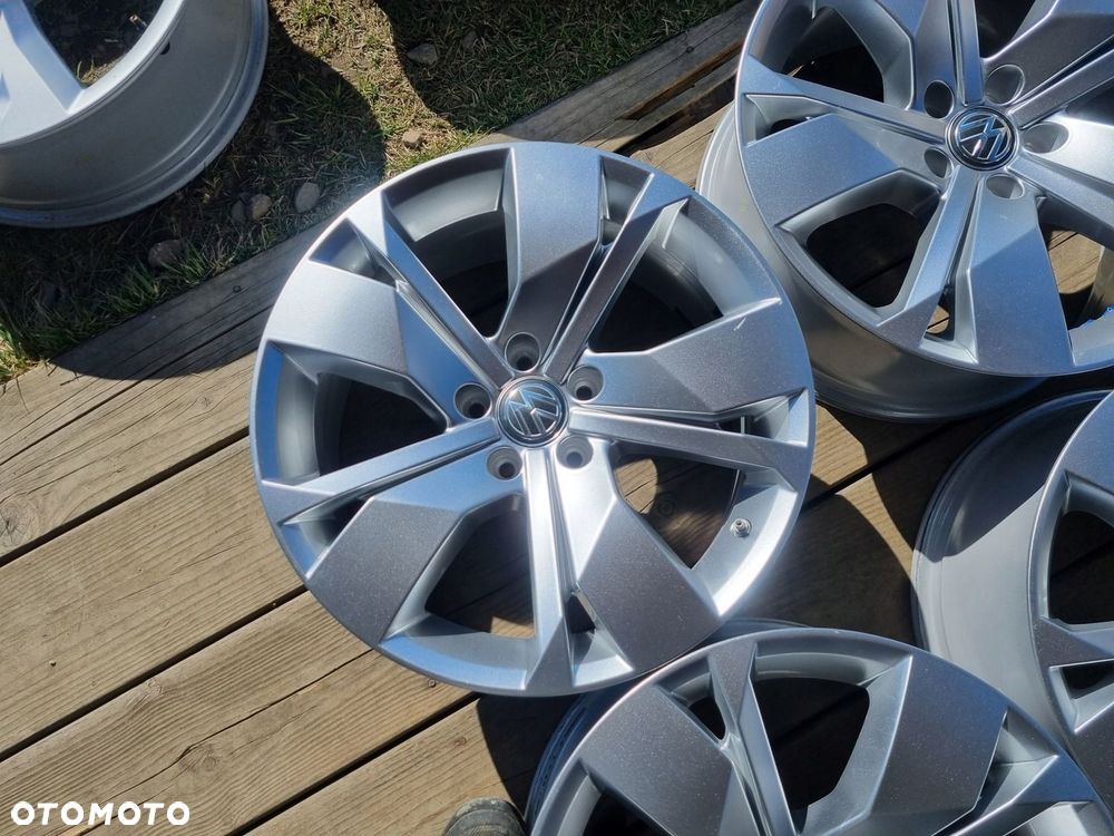 VW TOUAREQ III 760,AUDI Q7,A5,A4 ALLROAD alufelgi 8X18ET25 5X112,super stan - 3
