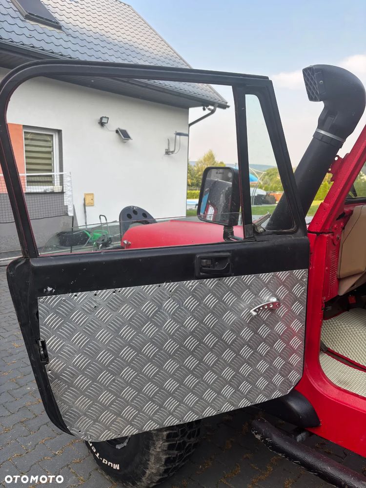 Jeep Wrangler 2.5L - 18