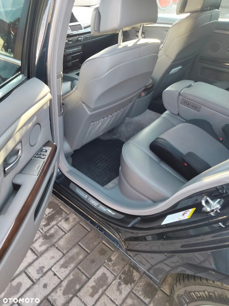 BMW Seria 7 750i - 15