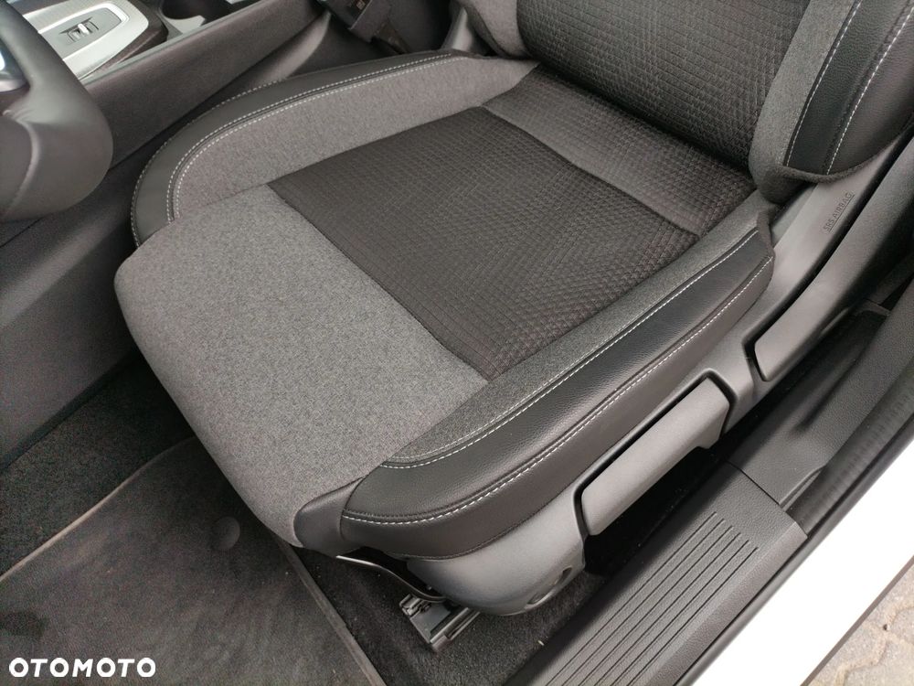 Nissan Qashqai 1.3 DIG-T MHEV N-Connecta Xtronic - 23