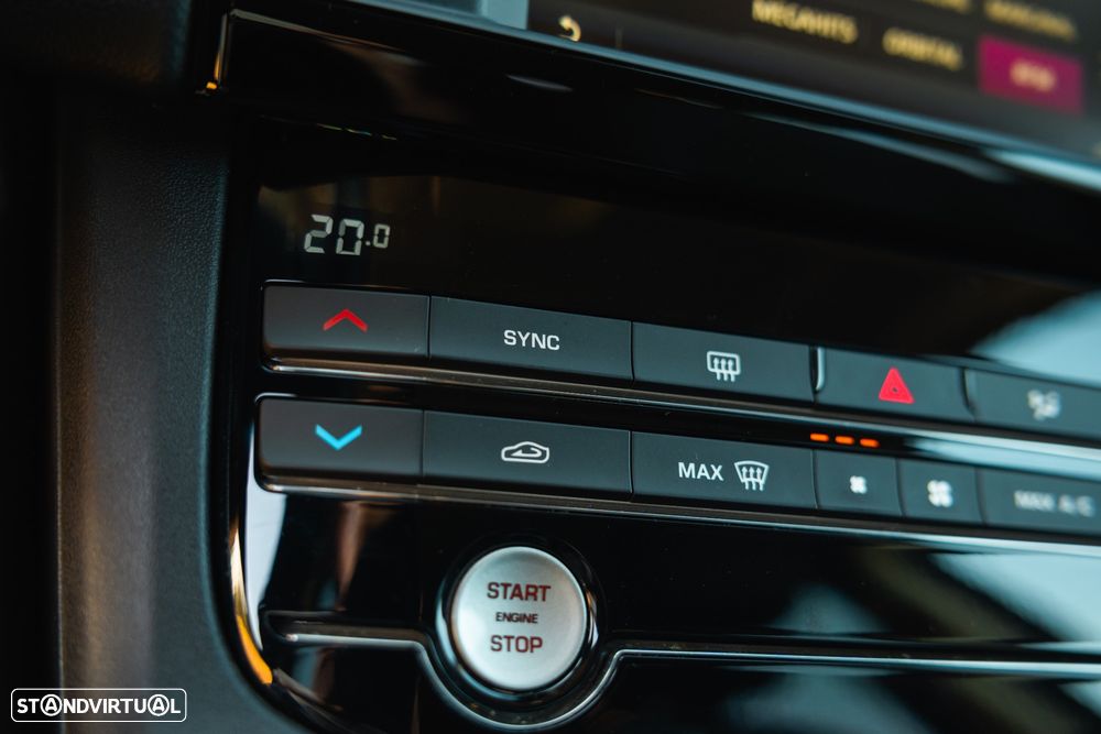Jaguar F-Pace 2.0 i4D Pure - 39