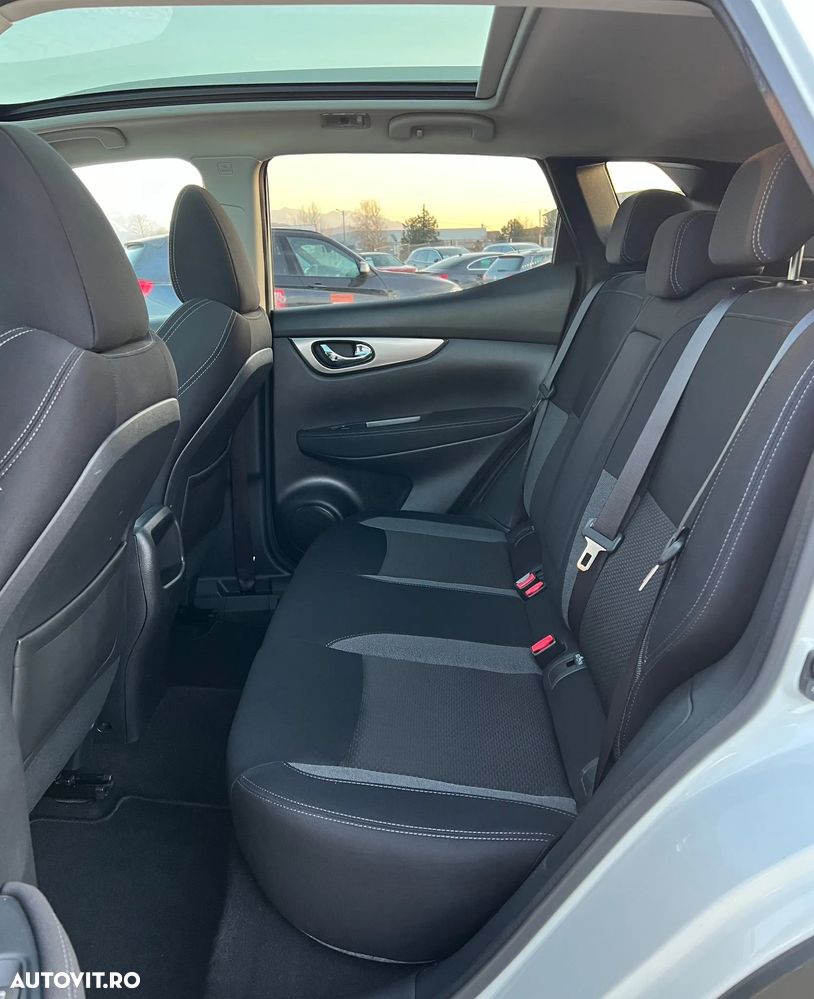 Nissan Qashqai 1.6 DCI Start/Stop X-TRONIC Tekna - 8