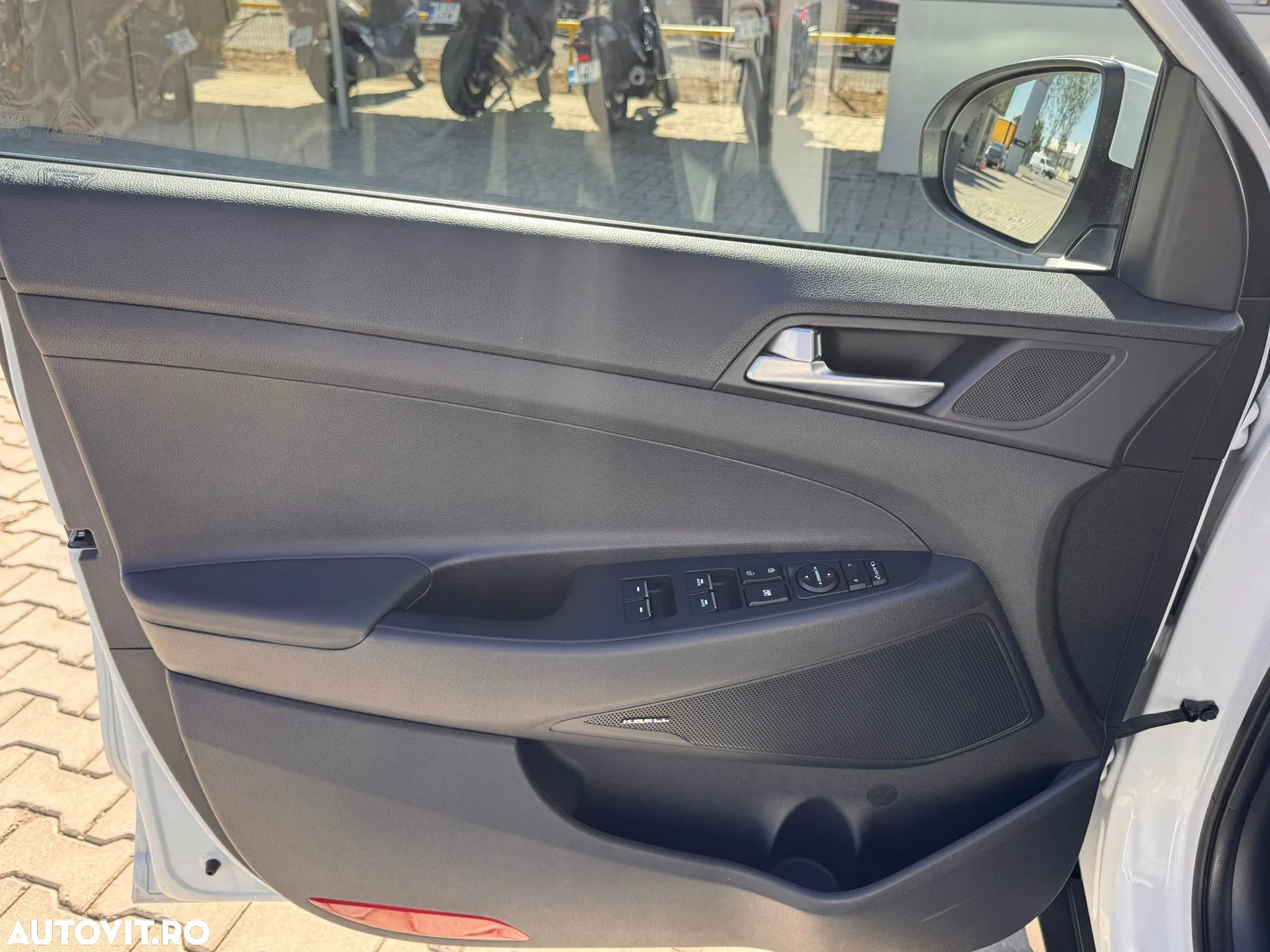 Hyundai Tucson 1.6 T-GDi 4WD 7DCT Luxury - 11