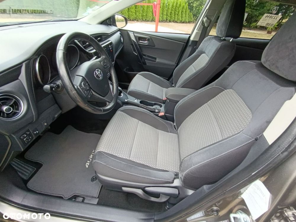 Toyota Auris - 15
