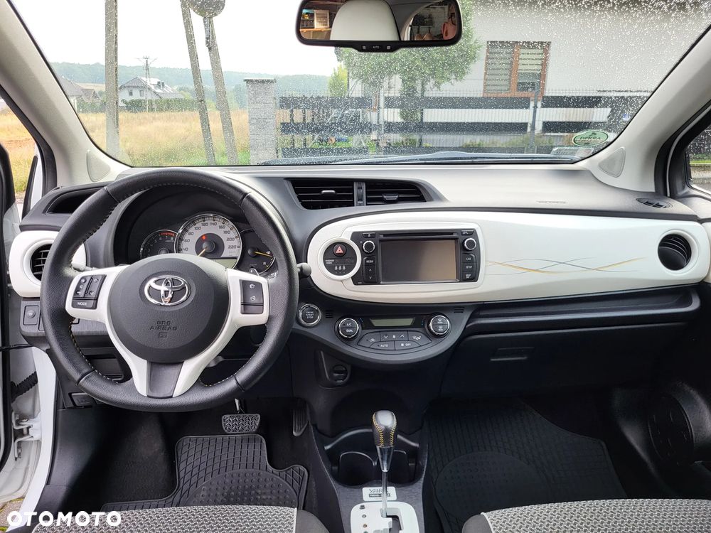 Toyota Yaris - 16