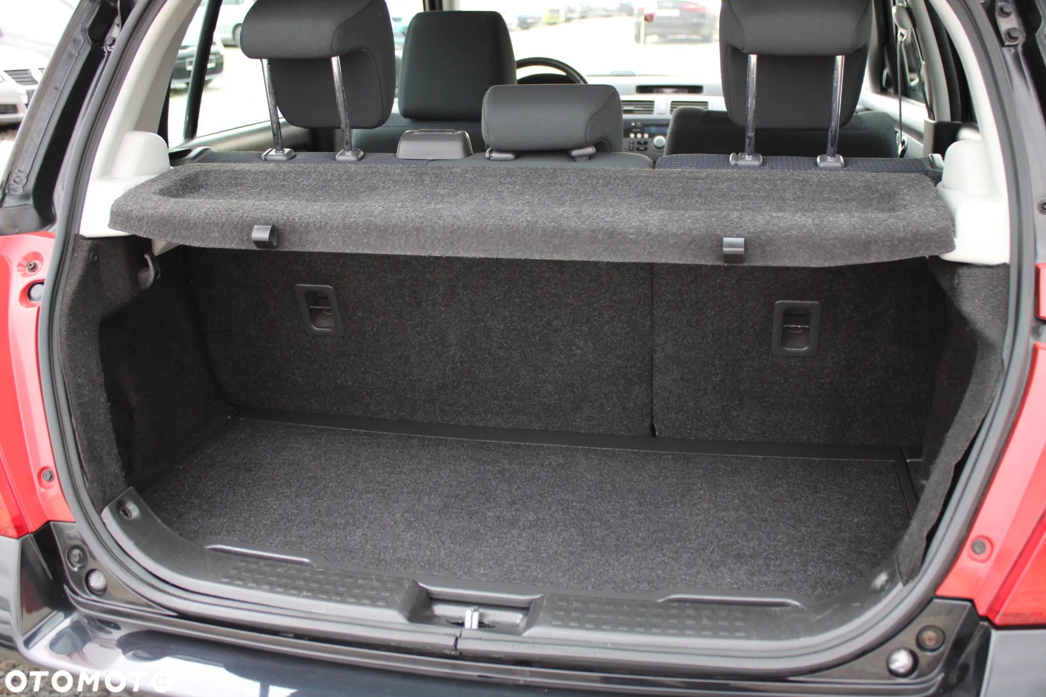 Suzuki Swift 1.3 DDiS 16v GLX - 12