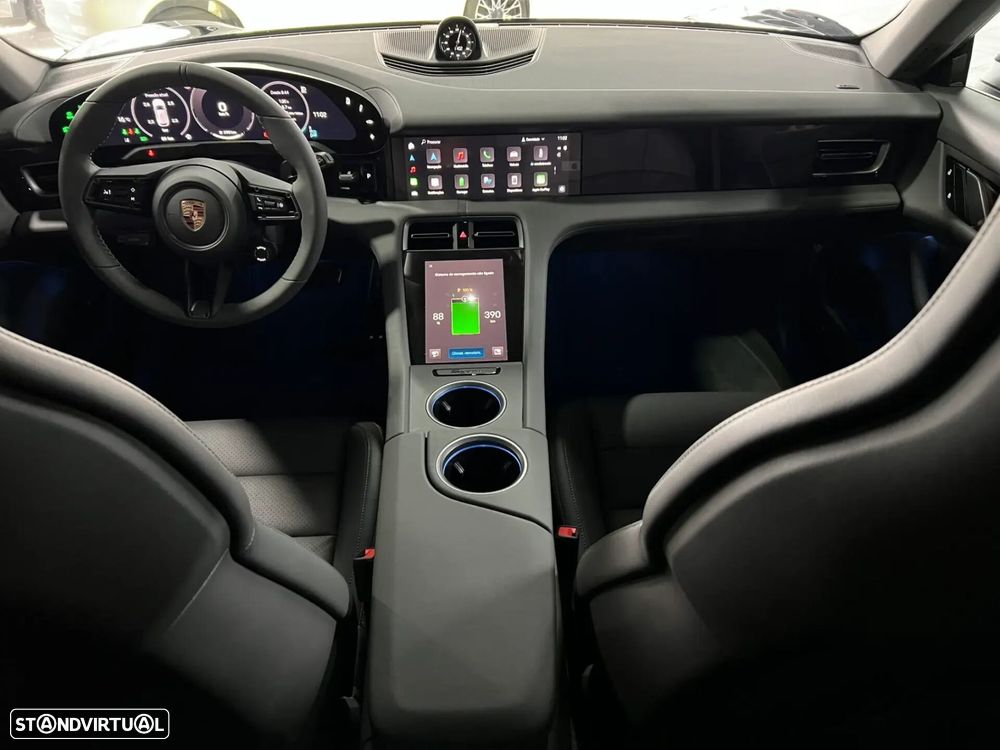 Porsche Taycan Sport Turismo - 22