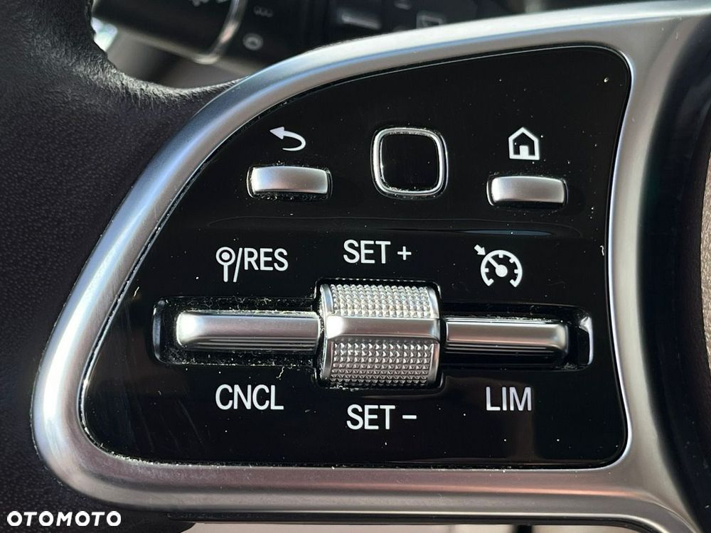 Mercedes-Benz GLC 300 e 4-Matic Business Edition - 24
