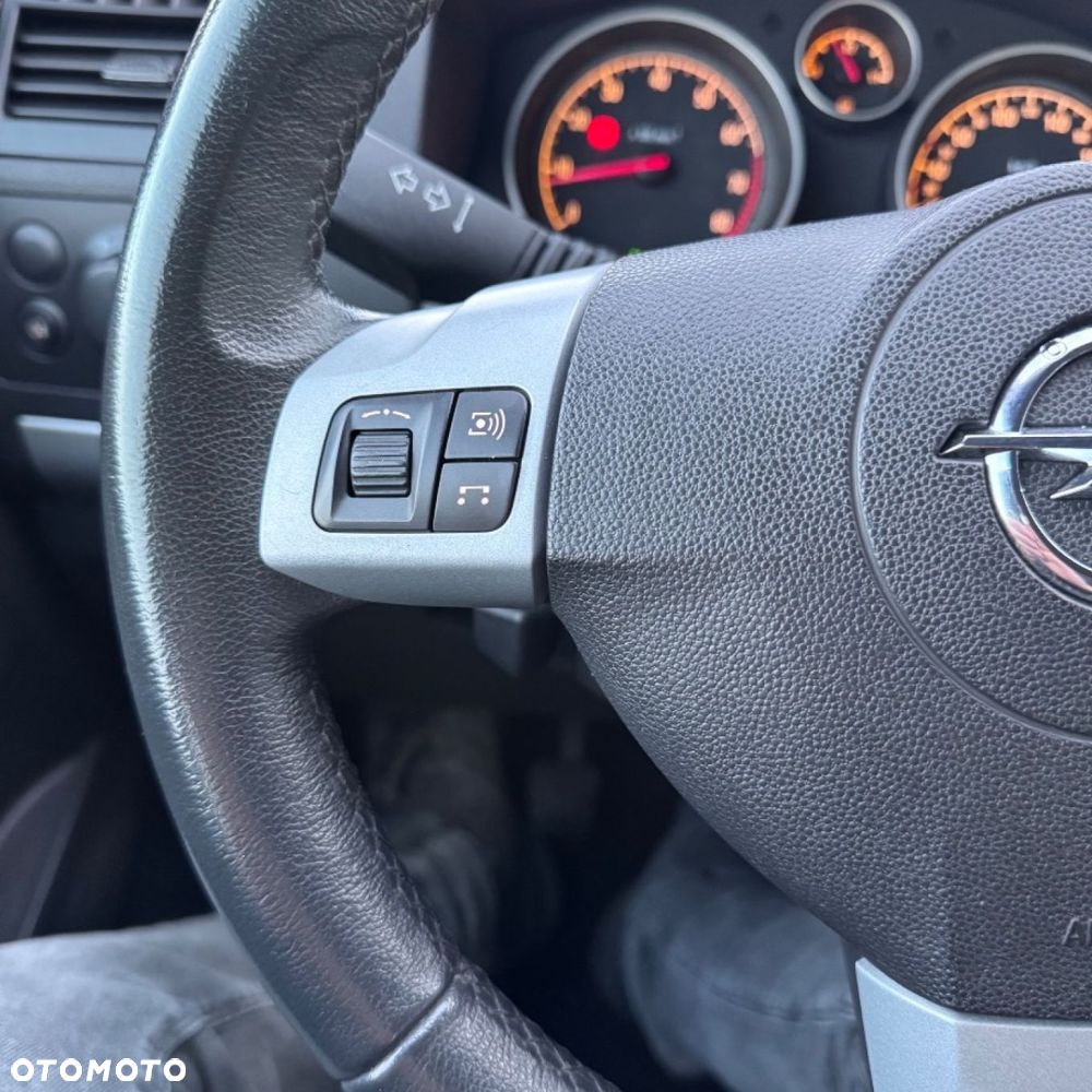 Opel Zafira - 32