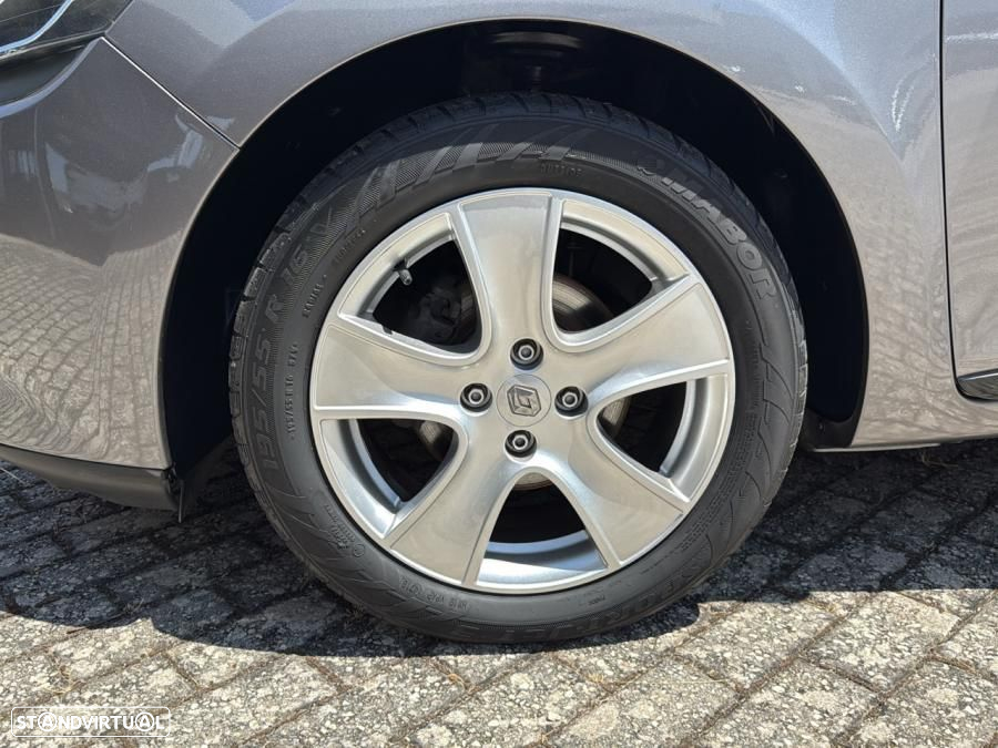 Renault Clio - 8