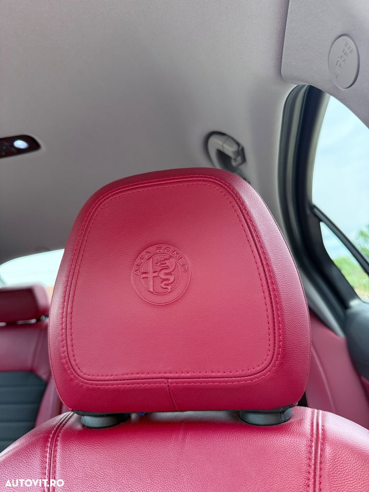 Alfa Romeo Giulia 2.0 Turbo RWD AT8 - 14