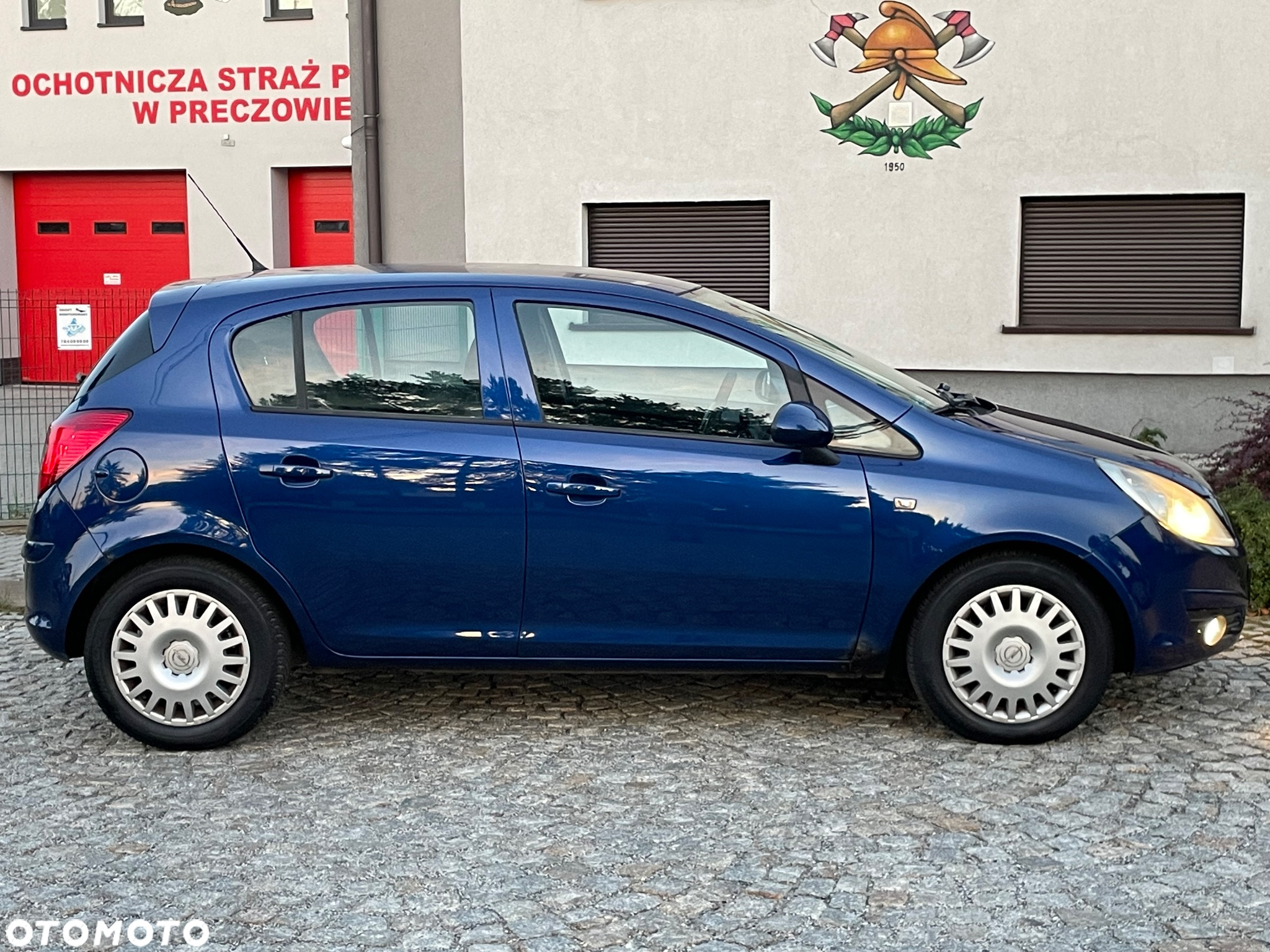 Opel Corsa 1.2 16V Cosmo - 2