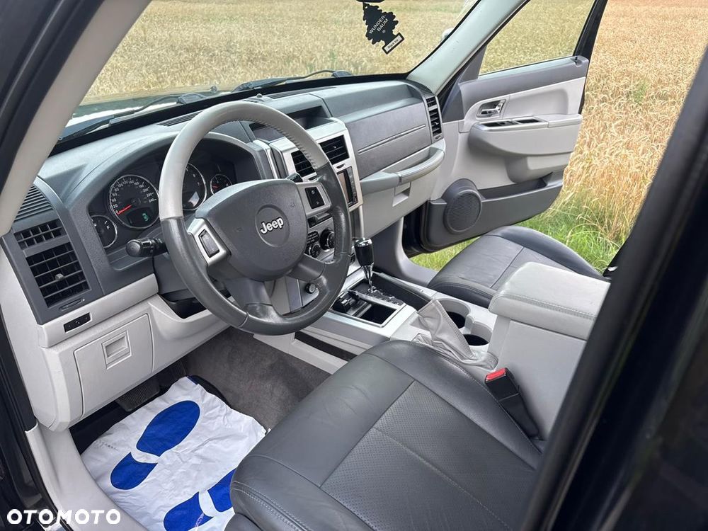 Jeep Cherokee - 20