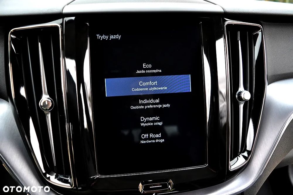 Volvo XC 60 D4 Momentum Pro - 29