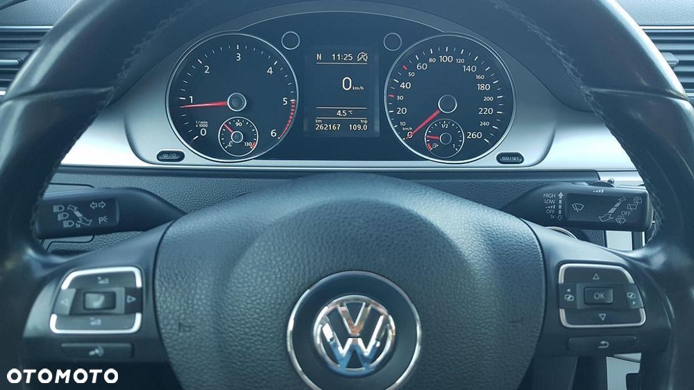 Volkswagen Passat - 26