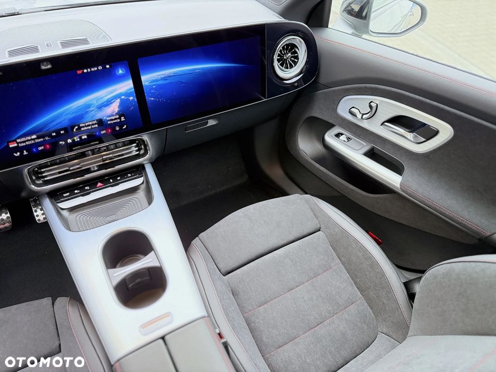 Mercedes-Benz CLA - 11